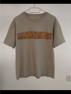 COLUMBIA 100 Percent Cotton Tee Shirt  Leaf Motif VIDEO